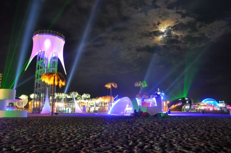 laser puissant sur la plage